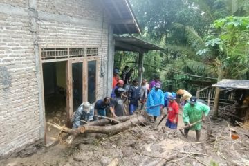 Relawan Bantul diminta pantau titik rawan longsor cegah korban jiwa