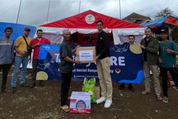 Pusat belanja di Tangerang donasikan bahan pokok bagi warga Cianjur