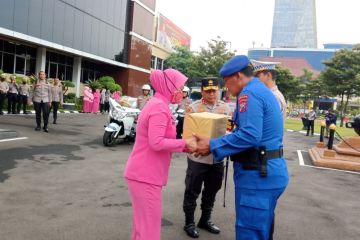 Polda Jatim salurkan bansos untuk korban gempa Cianjur