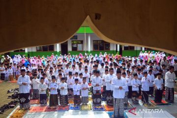 Pelajar laksanakan shalat ghaib bagi korban gempa Cianjur