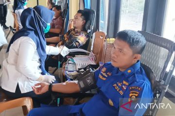 Polairud Polda Sumsel kumpulkan 300 kantung darah untuk korban Cianjur