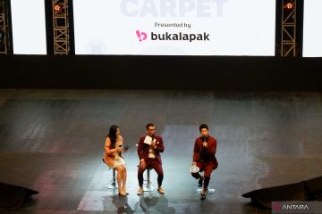 Song Joong Ki belajar goyang dangdut di Jakarta