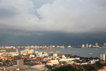 Pemerintah Malaysia kembali lakukan penyemaian awan di atas Penang
