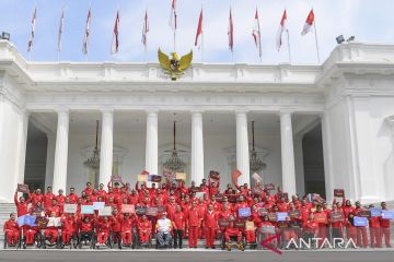 Presiden Jokowi serahkan bonus Rp309 miliar kepada atlet ASEAN Para Games 2022