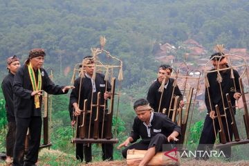 Membangun sendi ekonomi di kaki Gunung Salak