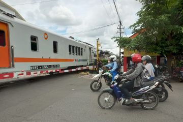 KA Kertanegara mogok sebabkan kemacetan lalu lintas di Tulungagung