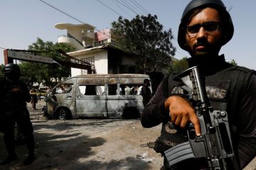 Bom bunuh diri di Pakistan sasar polisi, tiga orang tewas