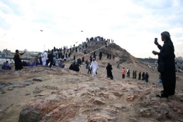 WISATA RELIGI KE JABAL UHUD