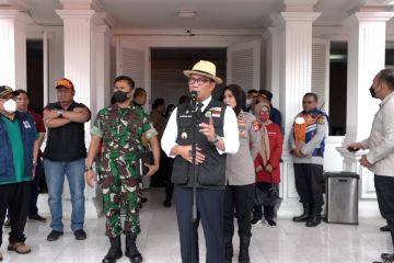 Ridwan Kamil minta hentikan pengadangan mobil bantuan