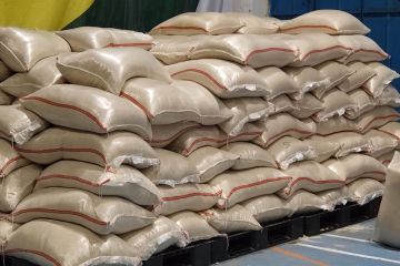 Dinsos Aceh Tamiang pastikan stok beras bagi pengungsi aman