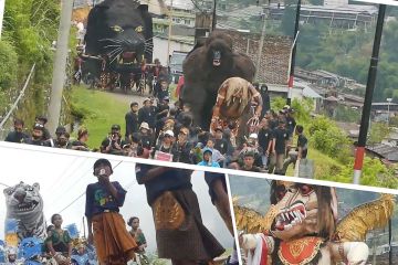 Hewan buas raksasa diarak dalam Kirab Regeng Maulid