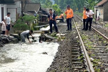 Jalur KA Jember-Banyuwangi kembali normal pasca banjir Kalibaru