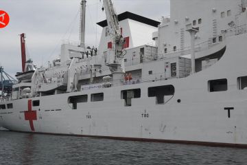 Kapal tentara China Peace Ark berlabuh, sediakan layanan medis