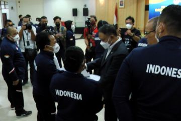 Menpora lepas 12 lifter RI ke Kejuaraan Dunia Angkat Besi di Bogota