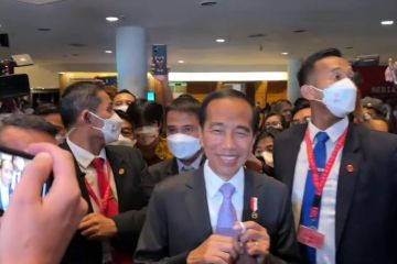 Presiden Jokowi tinjau media center G20