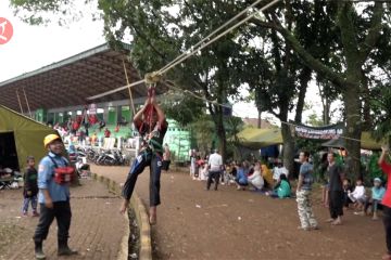 Flying fox dan dongeng perut hibur anak-anak terdampak gempa Cianjur