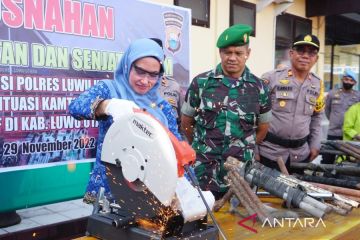 Kapolres Lutra minta warga serahkan senjatanya secara sukarela