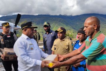 Danrem 172/PWY apresiasi bantuan Pemkab Pegubin bagi pengungsi Kiwirok