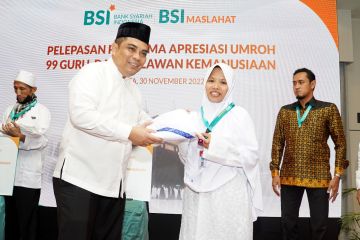 BSI berangkatkan umroh 120 guru, da'i, relawan dan tenaga medis