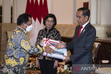 Presiden Jokowi serahkan DIPA dan alokasi transfer daerah 2023