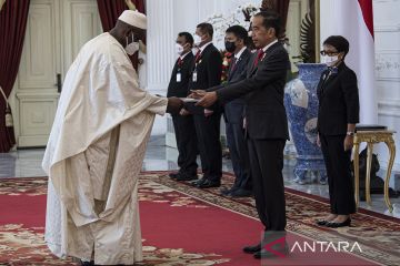 Presiden Joko Widodo menerima surat kepercayaan dari enam duta besar