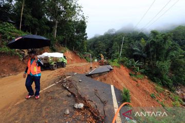 BMKG ingatkan tiga kecamatan di Manggarai Timur waspada hujan lebat