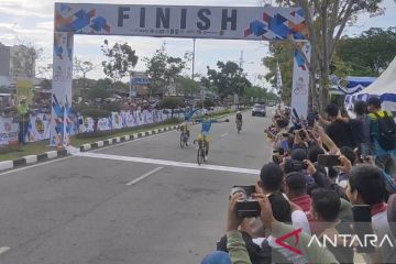 Bernard Benyamin van Aert  juarai Etape I Tour de Siak