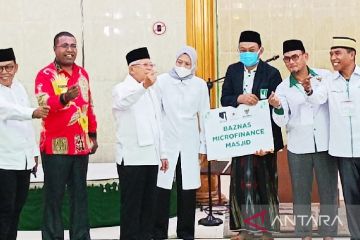 Wapres salurkan bantuan microfinance Baznas untuk Masjid Agung Biak