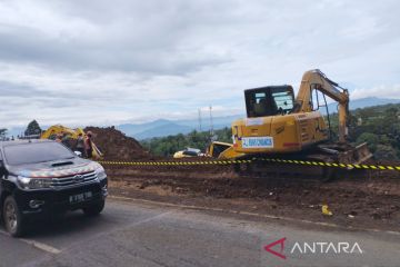 Bupati Cianjur: Tim berupaya temukan korban gempa di hari terakhir