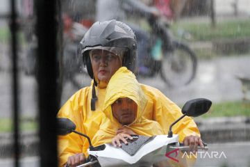 Hujan guyur sebagian besar wilayah di Tanah Air hari ini