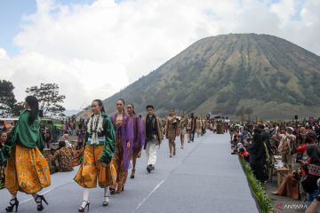 East Java Fashion Harmony di Bromo