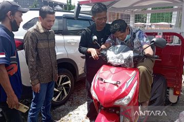 Kemensos berikan alat bantu bagi penyandang disabilitas di Banyumas