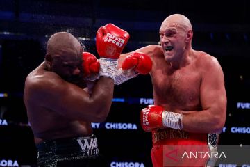 Tyson Fury pertahankan sabuk juara dunia WBC kelas berat