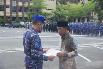 Kapolri berikan tali asih kepada orang tua Briptu (anumerta) Gilang