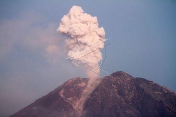 Gunung Semeru Erupsi