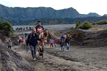 Kunjungan wisata ke Bromo dibatasi terkait ritual Megeng Suku Tengger