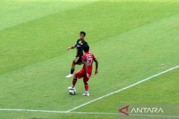 Arema kalahkan Dewa United 2-0