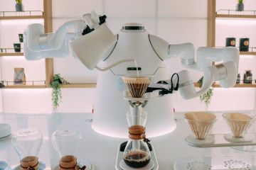 Robot barista yang sajikan kopi hadir di Indonesia