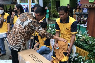 Kepri beri bantuan Rp1,3 miliar untuk penyandang disabilitas-lansia