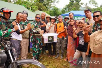 Waasintel Kasad kawal pendistribusian bantuan korban gempa Cianjur