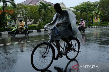 Hujan diprakirakan turun di mayoritas kota besar Indonesia