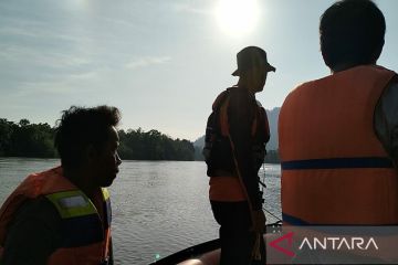 Basarnas Kendari bentuk tiga tim cari adik-kakak tenggelam di sungai