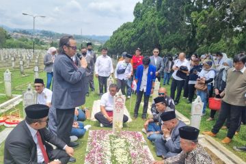 Universitas Moestopo ziarah ke TMP Cikutra kenang jasa pahlawan