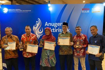 Dua universitas di Kalimantan raih penghargaan anugerah Diktiristek