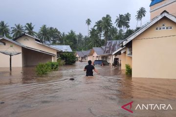 Pemprov Kepri kesulitan kirim kasur untuk korban banjir di Natuna