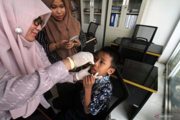 Humaniora kemarin, waspada wabah polio hingga rencana pencabutan PPKM