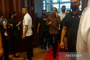 Jokowi minta Bawaslu libatkan masyarakat awasi politik uang