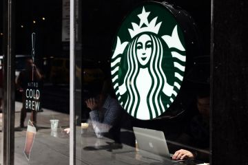 Pekerja dari sekitar 100 gerai Starbucks di AS gelar aksi mogok