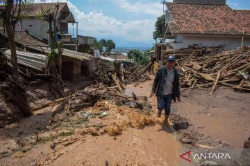 Banjir bandang terjang Sumedang, dua orang meninggal dunia