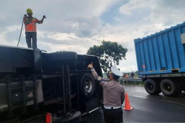 Kecelakaan bus di Tol Tangerang-Merak akibatkan satu orang meninggal